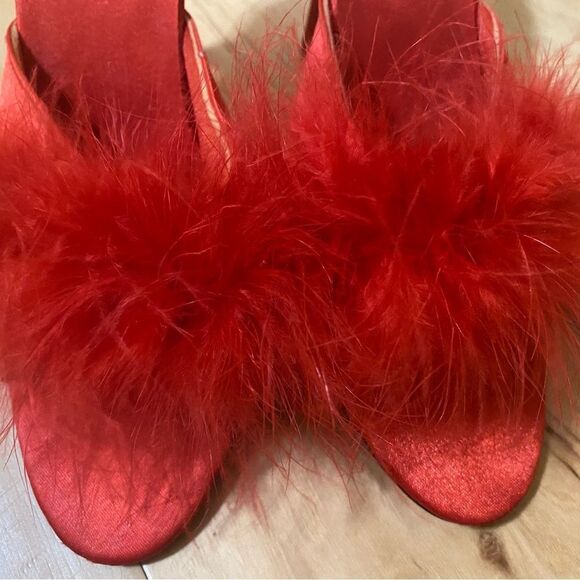 Fredericks of Hollywood red maribou boudoir kitten toe heel.Size 6. True vintage - Picture 4 of 11